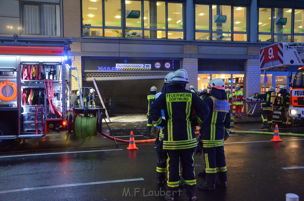 Feuer 2 Tiefgarage Koeln Muelheim Frankfurterstr Genovevastr P013.JPG - Miklos Laubert